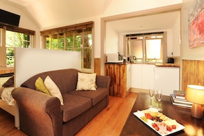 Caretaker's Cottage | Living area | TV, DVD player - Como Cottages Accommodation (Olinda)