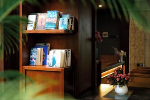 Reception - Fourteen Roses Beach Hotel (Legian)