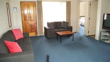 Two Bedroom Apartment with Spa Bath | 2 bedrooms, iron/ironing board, free WiFi, wheelchair access