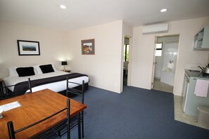Iron/ironing board, free WiFi, wheelchair access - South Park Motel (Masterton)