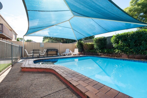 حمّام سباحة خارجي