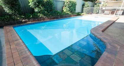 Jacaranda Place Motor Inn