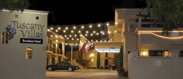 Exterior - Tuscany Villas Whakatane (Whakatane)
