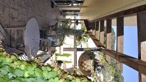 Terrace/patio - Tuscany Villas Whakatane (Whakatane)