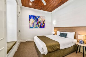 Ferienhaus, 2 Schlafzimmer (Self Contained) | Minibar, Verdunkelungsvorhänge, Bügeleisen/Bügelbrett, Babybetten