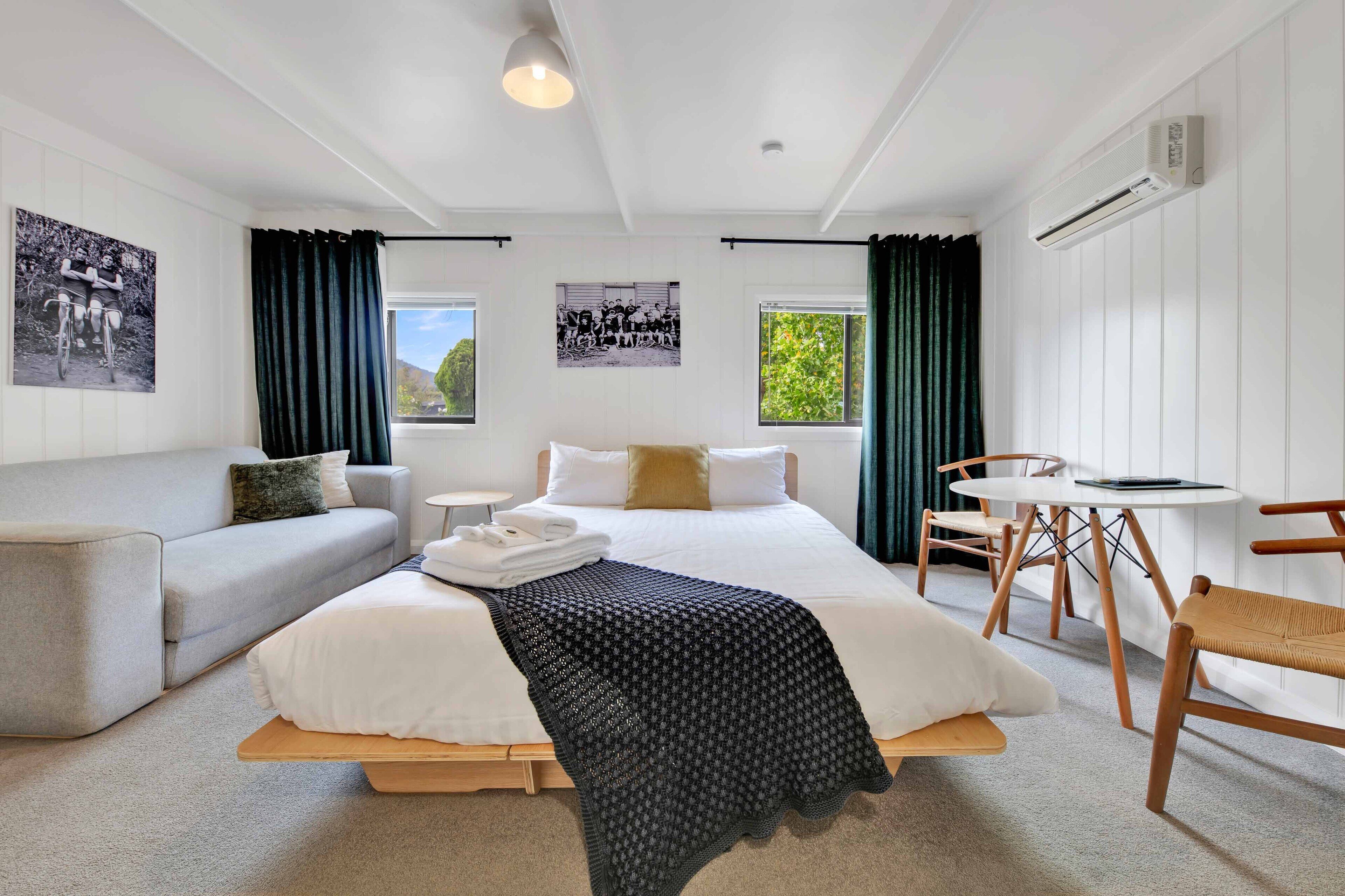 Economy Room | Egyptian cotton sheets, premium bedding, individually decorated