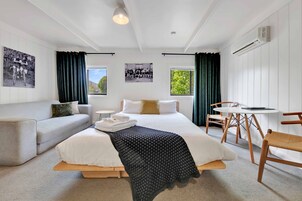 Economy Room | Egyptian cotton sheets, premium bedding, individually decorated