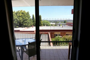 スタンダード アパートメント 2 ベッドルーム | バルコニー