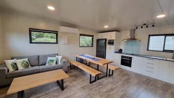 豪華獨棟房屋 | 私人廚房 | 電熱水壺、鍋具/餐盤/廚房用品