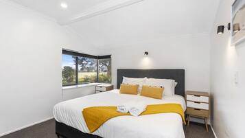 Familie huis | Individueel gedecoreerd, individueel gemeubileerd, een laptopwerkplek