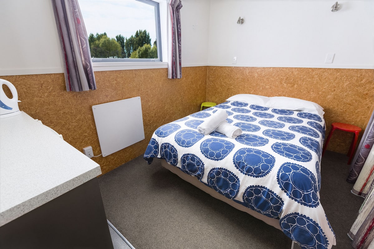 Economy-Doppelzimmer, 1 Schlafzimmer | 1 Schlafzimmer, individuell dekoriert, individuell eingerichtet