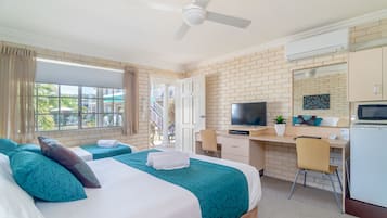 1 quarto, roupas de cama premium, escrivaninha