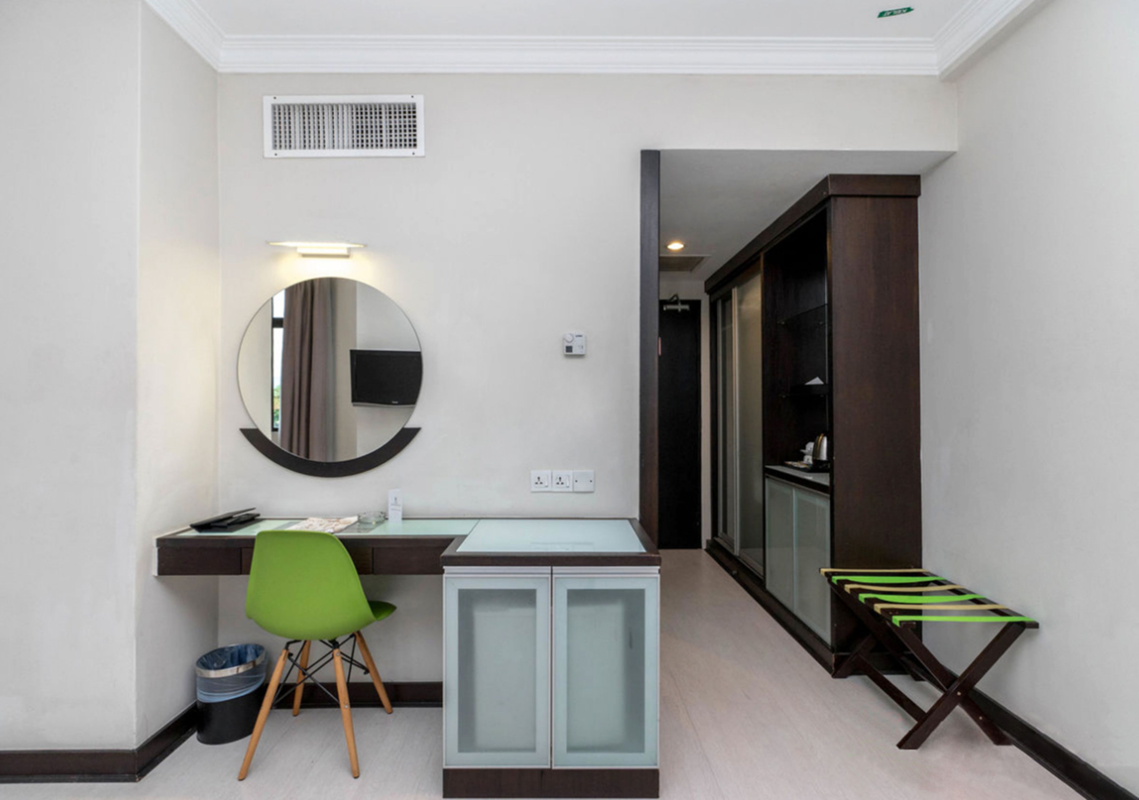 deluxe room | minibar, free wifi, wheelchair access