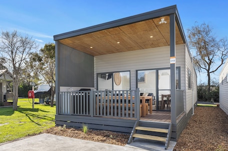 3 Bedroom Coastal Villa | Iron/ironing board, free WiFi, bed sheets