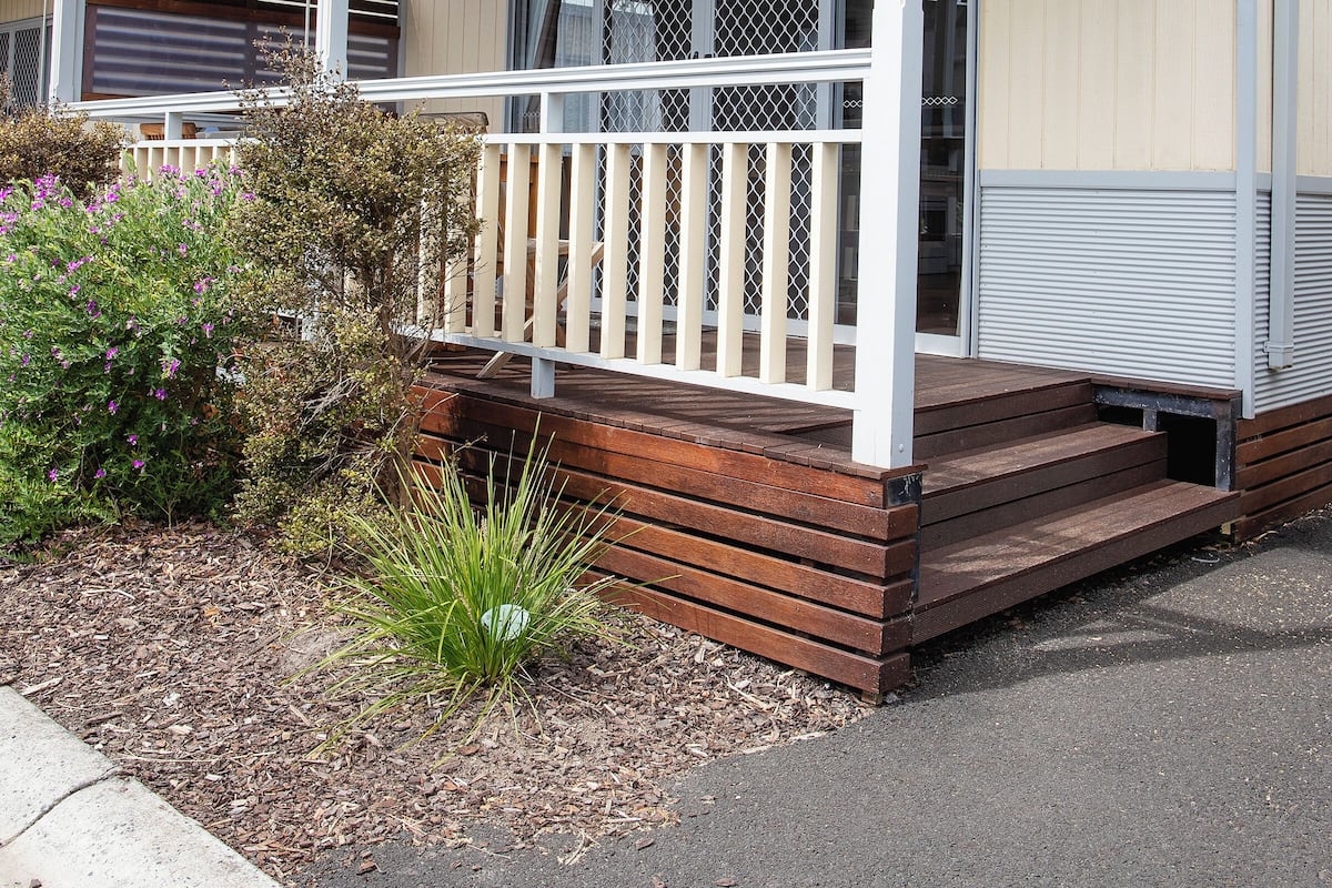 2 Bedroom Deluxe Cabin | Iron/ironing board, free WiFi, bed sheets