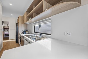 3 Bedroom Villa | Private kitchen | Fridge, microwave, electric kettle - BIG4 Ingenia Holidays Inverloch (Inverloch)