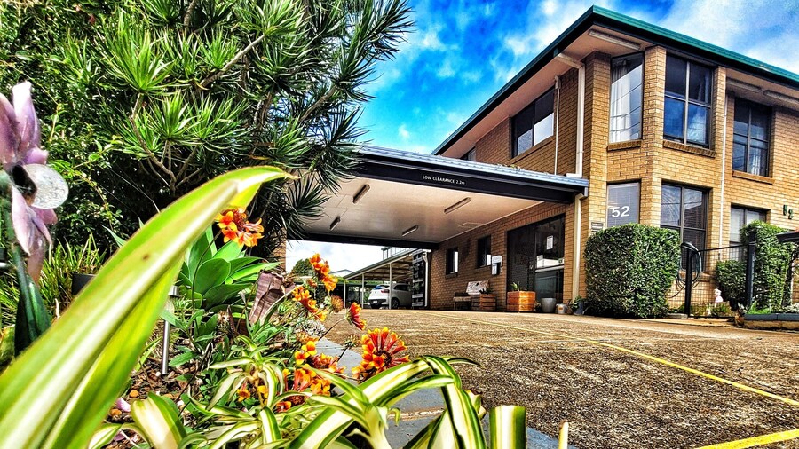 A Raceview Motor Inn