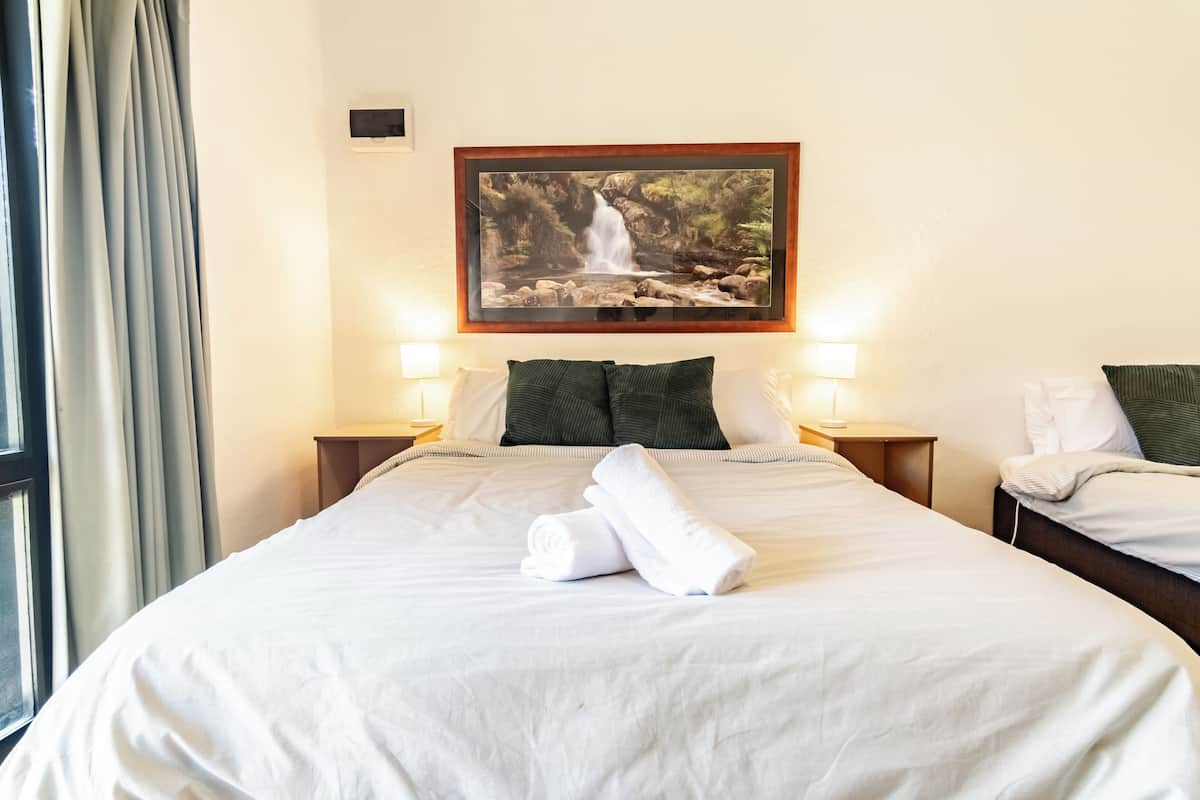 Desk, iron/ironing board (on request), WiFi (free), bed sheets