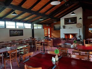 Lunch and dinner served - Harrietville Hotel Motel (Harrietville)