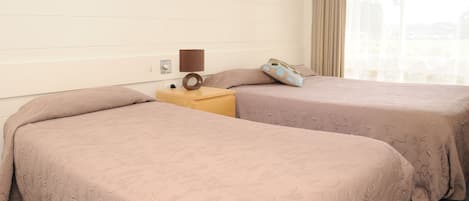 Cunas, wifi gratis y ropa de cama