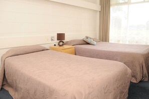 Cribs/infant beds, free WiFi, bed sheets - The Peninsula Motor Inn (Tyabb)