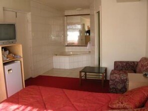 Spa - The Peninsula Motor Inn (Tyabb)