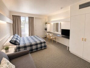 Cunas, wifi gratis y ropa de cama 