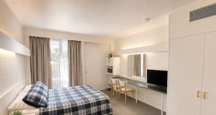 The Peninsula Motor Inn