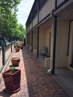 Executive Twin Room | Courtyard