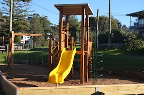 Zona de jocs infantil: a l'aire lliure