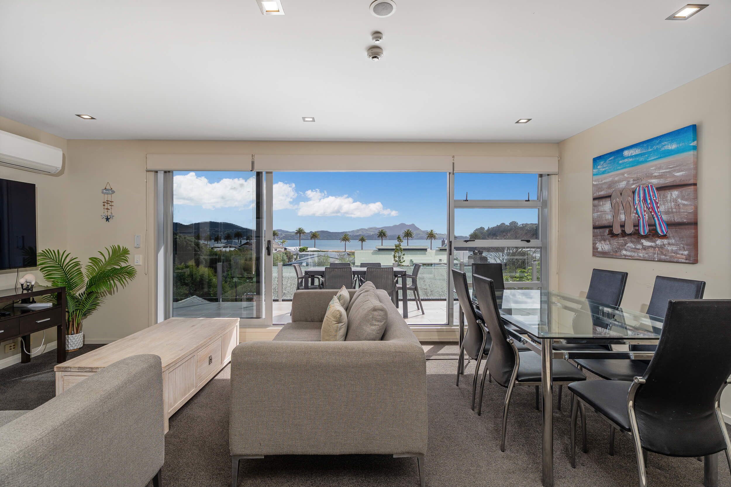 Presidential Apartment, 3 Bedrooms, Ocean View | Living area | 40-inch TV with satellite channels