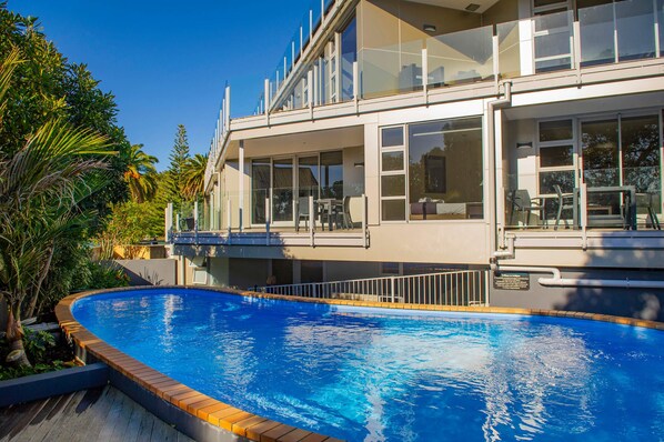 Outdoor pool, pool loungers