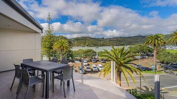 Premium Apartment, 2 Bedrooms, Harbour View | Water view