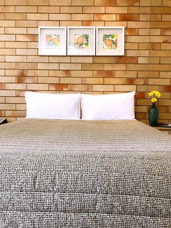 Desk, soundproofing, iron/ironing board, bed sheets