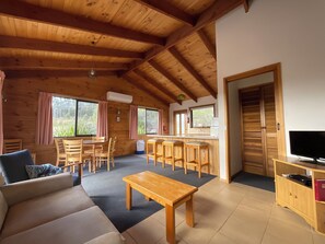 Cottage Standard, 2 camere da letto, cucina, vista montagna | Area soggiorno