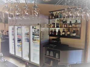 Bar (on property) - Emerald Explorers Inn (Emerald)