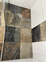 Suíte luxo, 1 quarto, para não fumantes (Deluxe Queen) | Chuveiro
