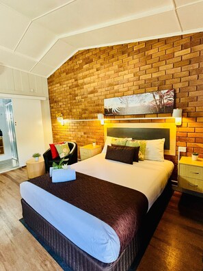 標準開放式客房, 非吸煙房 (Queen Studio) | 書桌、遮光布/窗簾、熨斗/熨衣板、免費無線上網