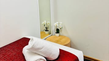 Queen Single Kitchnette