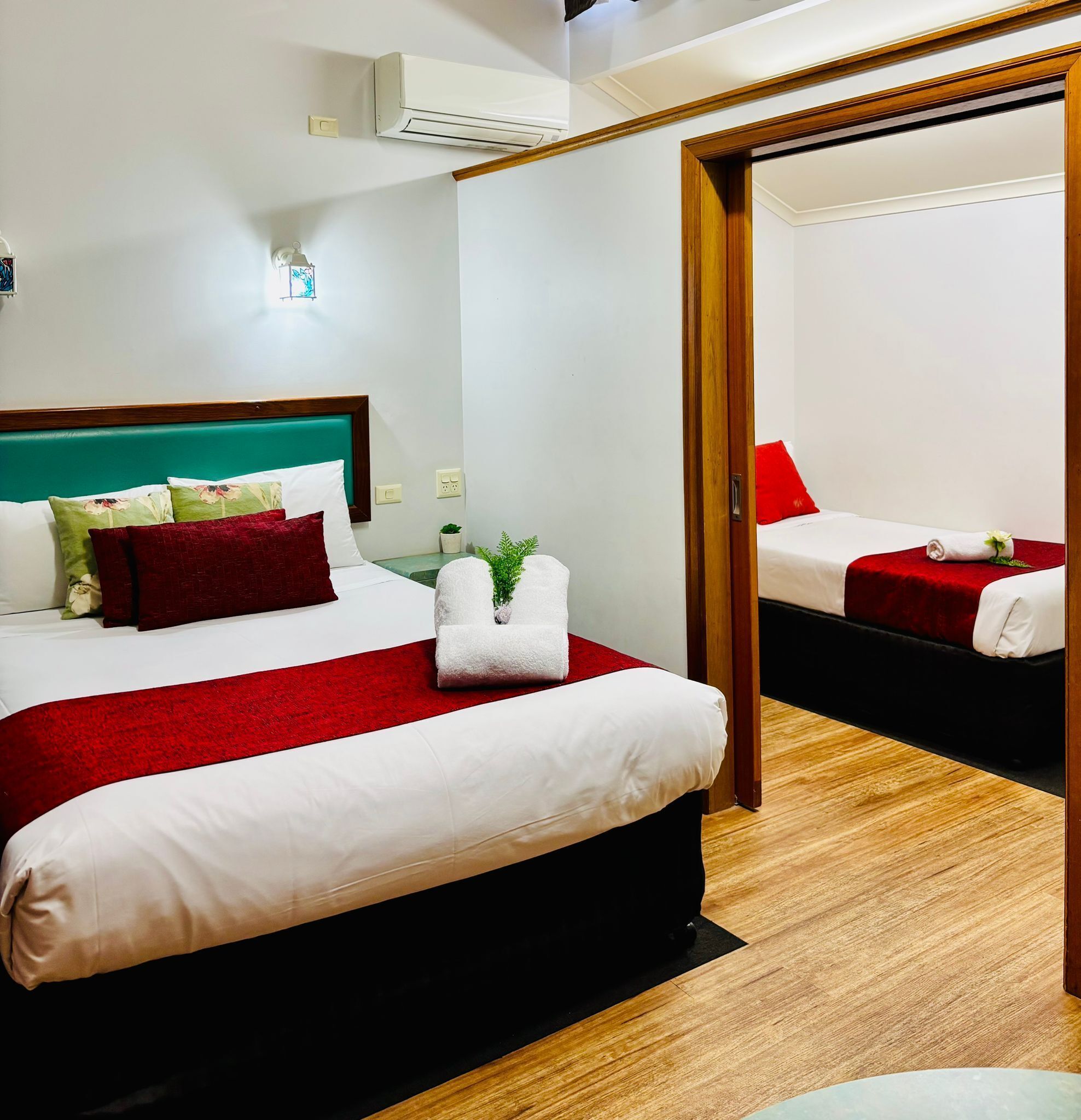 标准套房, 无烟房, 简易厨房 (Queen/Single Kitchenette) | 办公桌、遮光窗帘、熨斗/熨衣板、免费 WiFi