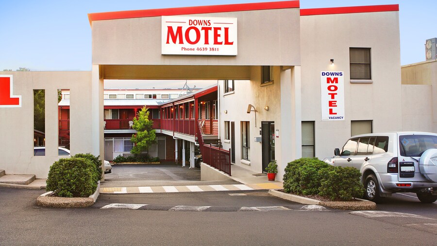 Downs Motel