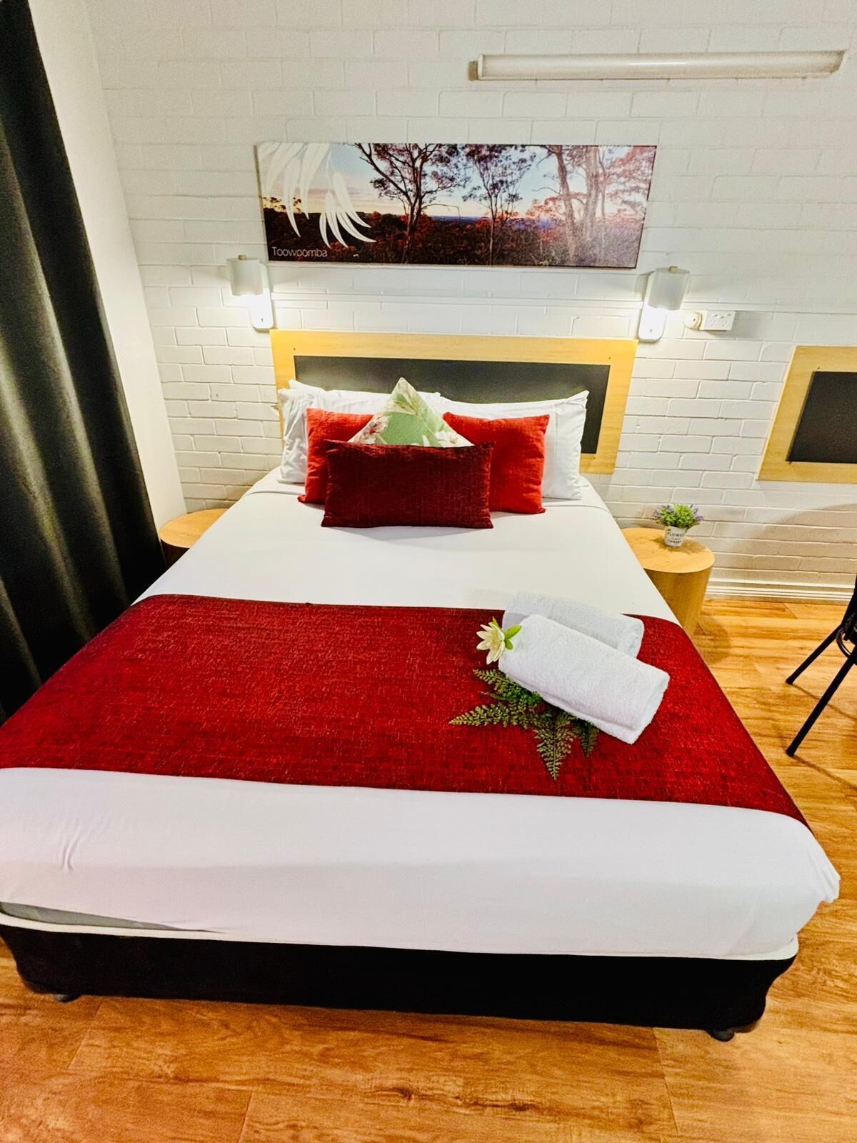 标准开间, 无烟房 (Queen Studio) | 办公桌、遮光窗帘、熨斗/熨衣板、免费 WiFi