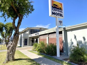 Front of property - Central Motel Mildura (Mildura)