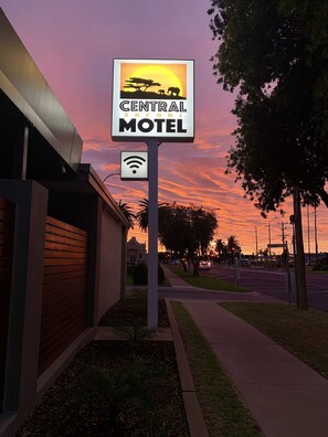 Front of property - Central Motel Mildura (Mildura)
