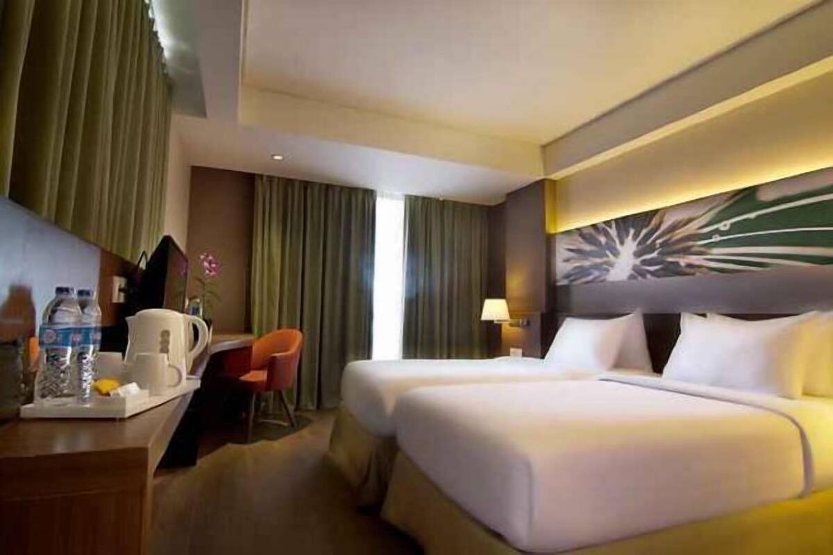 Premium bedding, in-room safe, individually furnished, laptop workspace