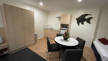 Deluxe Room, Non Smoking, Kitchenette (4 Star Spa Deluxe Room) | Iron/ironing board, free WiFi