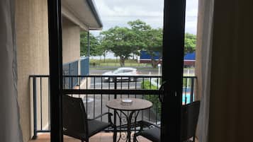 Standard Room, Non Smoking, Kitchenette (4 Star Spa/Balc/Lakeview) | Balcony