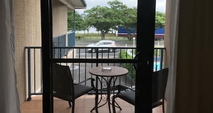 Lakeview Motor Inn