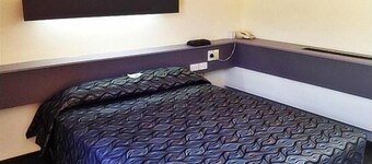 Emerald Meteor Motel