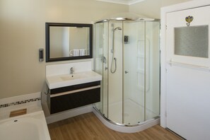 Articles de toilette gratuits, serviettes fournies, savon, shampoing